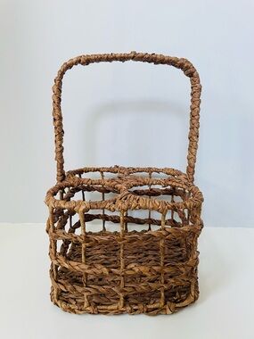Wine Caddy Carrier Rustic Woven Basket Wine Display (Wine Bottle Not Included)
